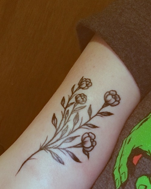 Little flowers on Inner Bicep [Done by Chloe Marie at Golden Age... flower;blackw