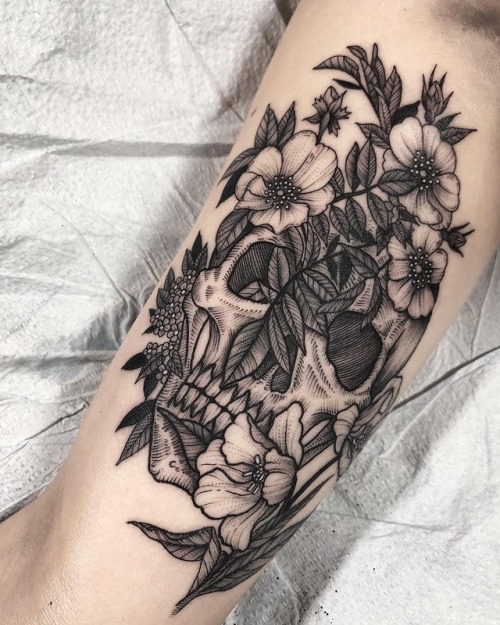 Kyle Stacher flower;dots;skull