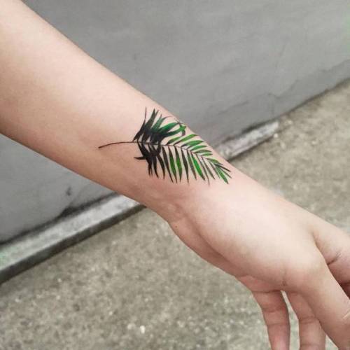 By Zihee, done in Seoul. http://ttoo.co/p/21701 palm leaf;small;leaf;facebook;zihee;nature;forearm;twitter;illustrative