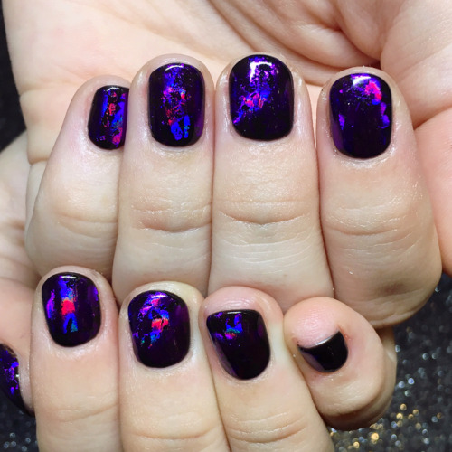 Just some moody, witchy purple foil nails for @annarankine3 💜...