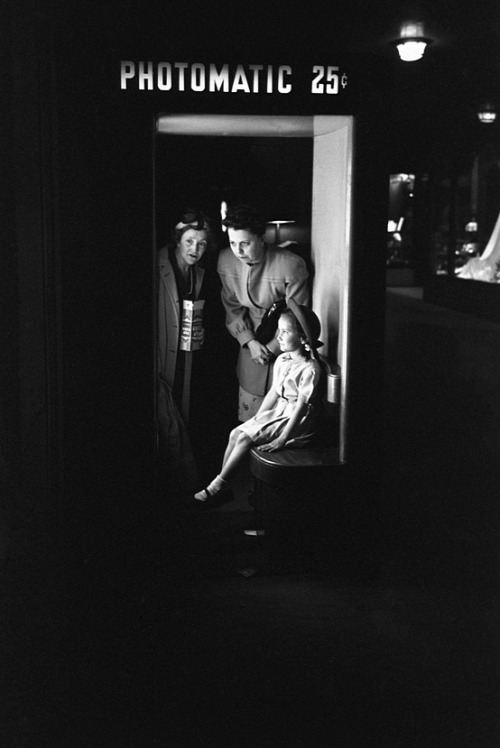 Union Station, Chicago by Esther Bubley, 1948