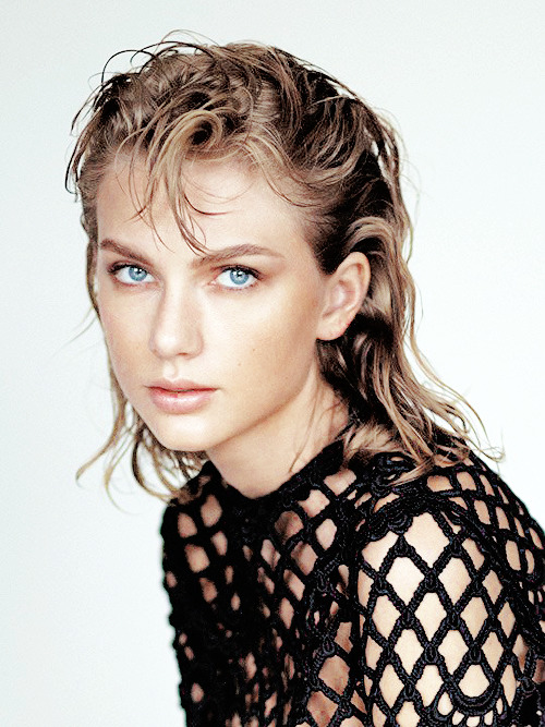 Taylor Swift is #1 on Maxims Hot 100 List 2015