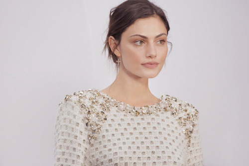 beautorigine:
““Phoebe Tonkin attends the Chanel Fall Winter 2017/18 show at Grand Palais in Paris, France. (March 7, 2017)
” ”