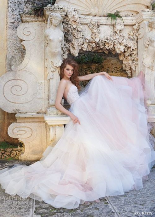 Find your dream wedding gown. Follow us at WeddingInspirasi.com