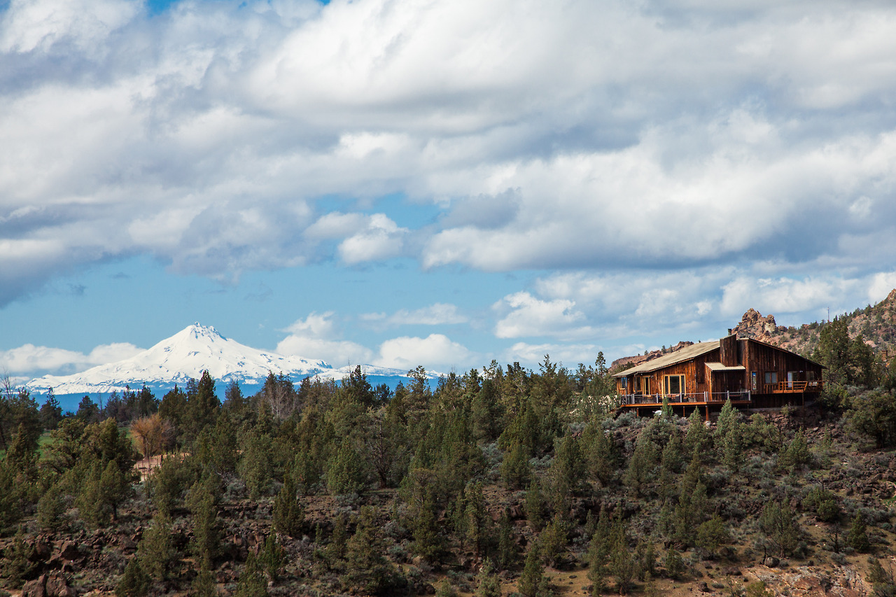 Cabin near the Three Sisters Wilderness, Oregon
Jenni Kowal / @jennikowal