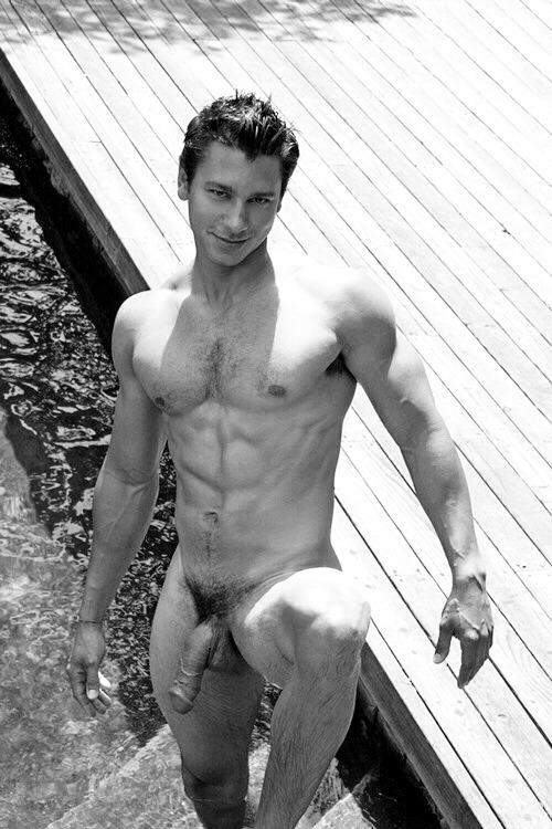 tommytank4:
“https://www.tumblr.com/blog/tommytank4 - over 67,000 hot and muscular men
”