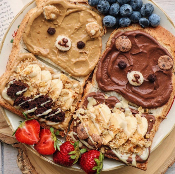 veganfoody:
“Bear toast makes everything better, especially with tahini/cashew butter and chocolate tofu mousse!
”