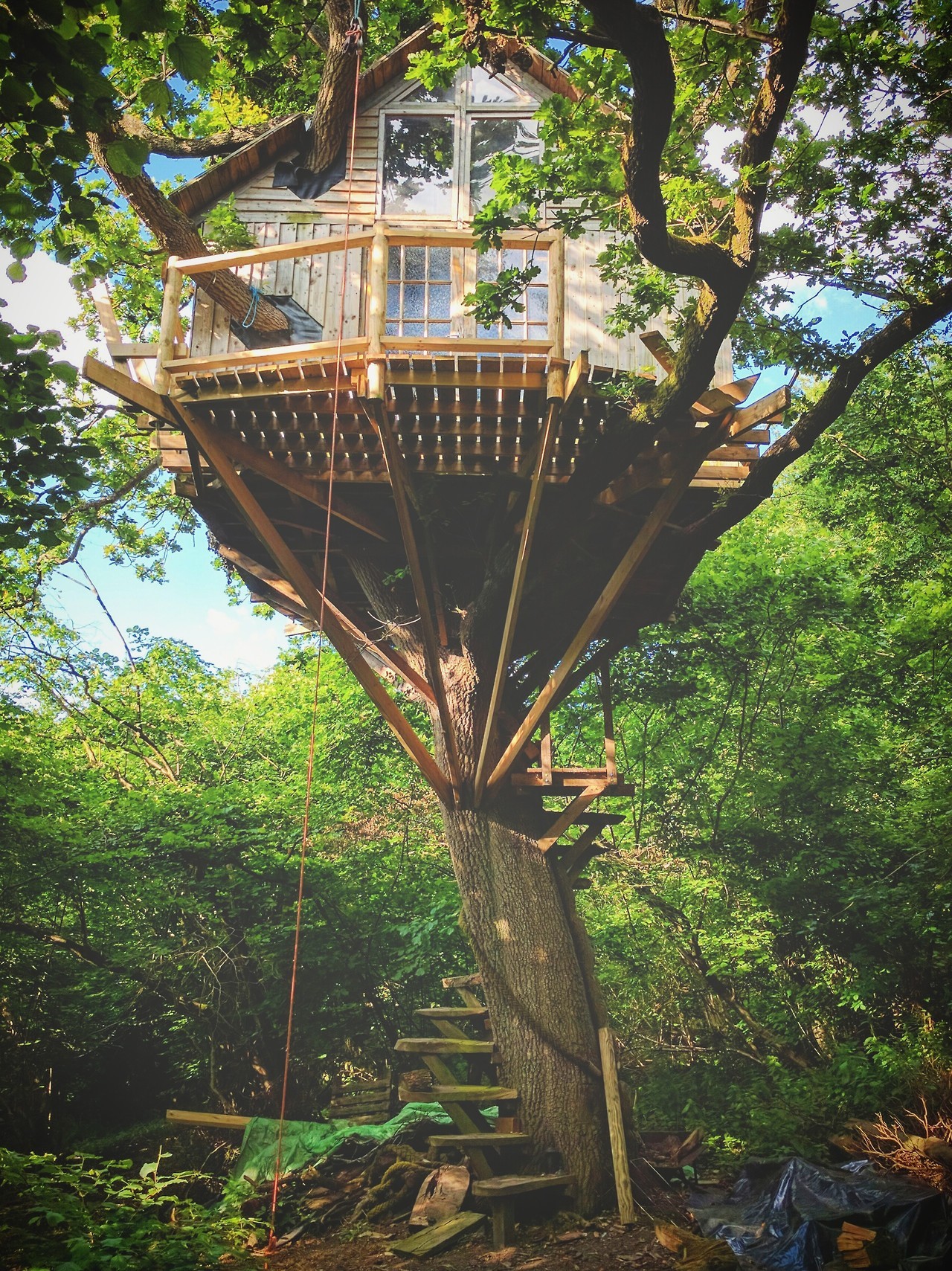 Treehouse, Oxford, England
Built by Tom de Wilton / @tomdewilton
“I built my treehouse in the woods on my grandma’s farm when I was 18. I used my summer job money to buy the structural timbers, bolts and a couple of hand tools — and managed to...