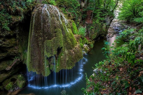 sixpenceee:
“  Bigar Waterfall   Bigar Waterfall is one of the most famous and beautiful waterfalls in the world. It can be found in Oravita, a city in Caras Severin county and it attracts numerous tourists thanks to its unique appearance. It looks...