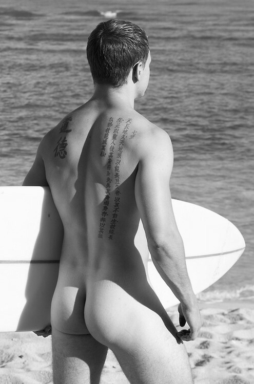 he-seduces-us:
“ride a surfer save a wave
”