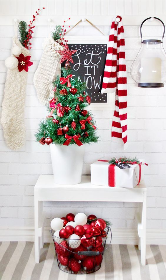 Decorate without saturating at Christmas