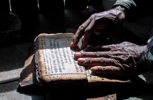 wabisabimind:
“@ Masashi Mitsui
Nepalese old man was reading a old book of Hindu
”