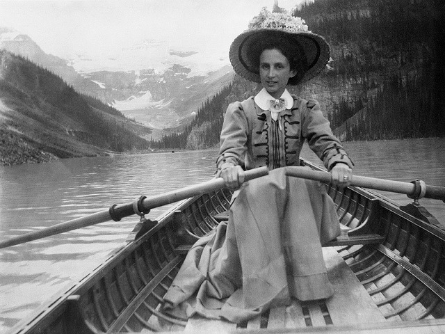 maybeedmonton:
“Zola Campbell rowing on Lake Louise, Alberta, ca. 1910-1913
”