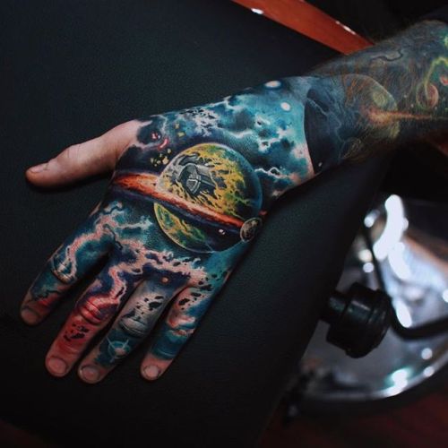 _mashkow_ space;hand;portrait;planets