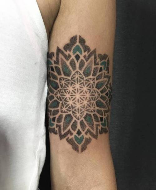 By Corey Divine, done in Los Angeles. http://ttoo.co/p/21746 corey divine;flower of life;bicep;of sacred geometry shapes;mandala;facebook;twitter;sacred geometry;medium size