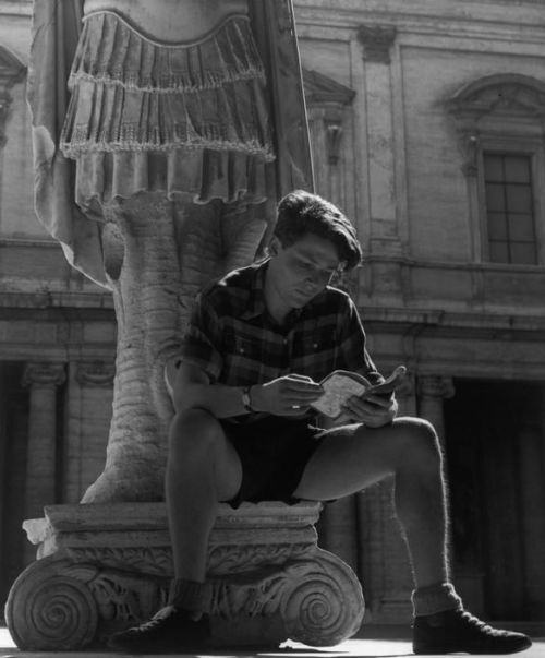 iafeh: “List herbert - Max SCHELER in the courtyard of the Palazzo dei Conservatori- Rome-1949 ”