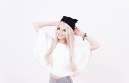 Q A Hi Meet Poppy A Pop Star Crafted By For The Digital Age