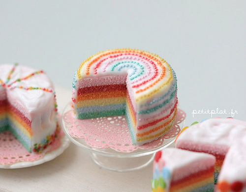 milkeu - various handmade miniature cakes (by stephanie kilgast)