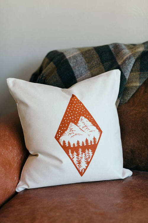 littlealienproducts - Mountain Throw Pillow byBourbonMoth
