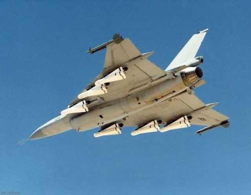 planesawesome - F-16XLshould have been built