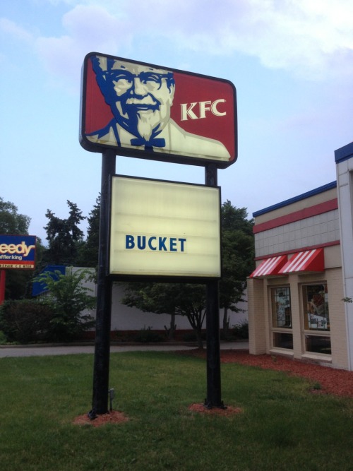 mochispaceship:kfc doesn’t even have to try anymore they’re...