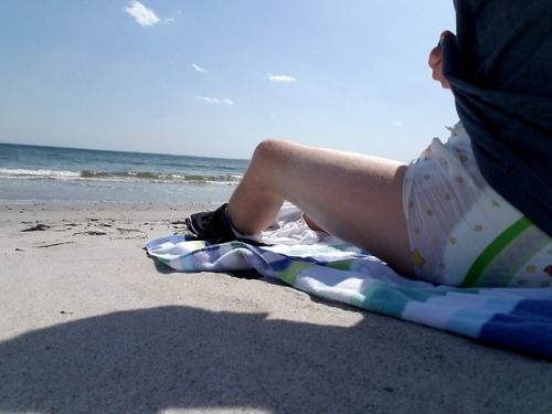 diaperboyzachy - Fun day at the beach