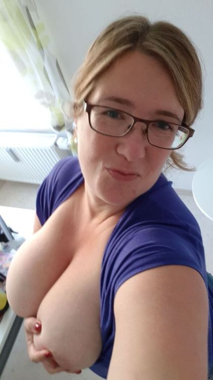 real-tits-only - collectercollectedyourwife - Love thisGlasses...