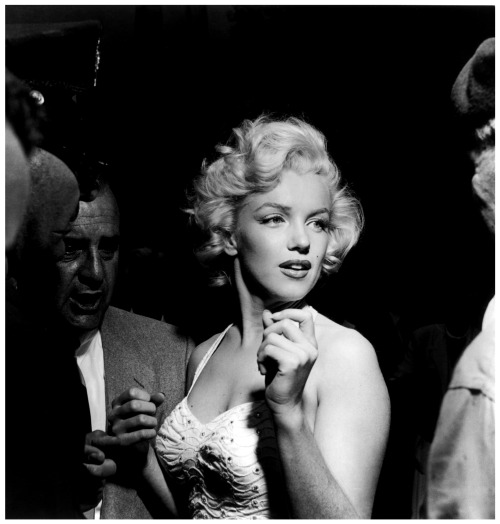 robertocustodioart - Marilyn Monroe at Grauman’s Chinese Theater...