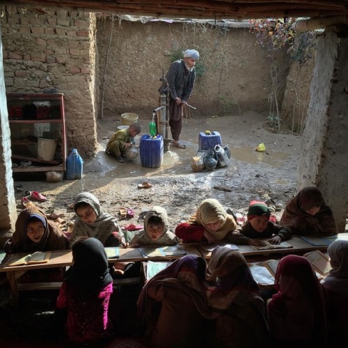 tanyushenka:A makeshift school for internally displaced...