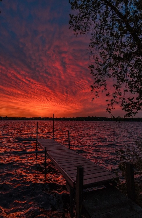 s-m0key - Fire in the Sky. Lake Minnetonka, MN. By - Bob Israel