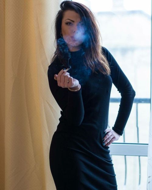 calosandreadm - Linda e maravilhosa poderosa fumando