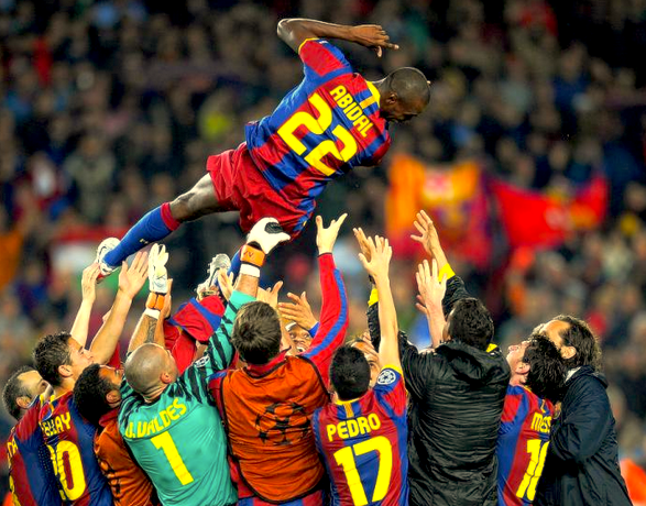 Abi está de vuelta! “Eric Abidal is gradually reaching the same level as his teammates. We can’t say exactly when he’ll be back, but he is in a very positive mood because he knows it won’t be much longer.” - Dr Ricard Pruna
Since starting a recovery...