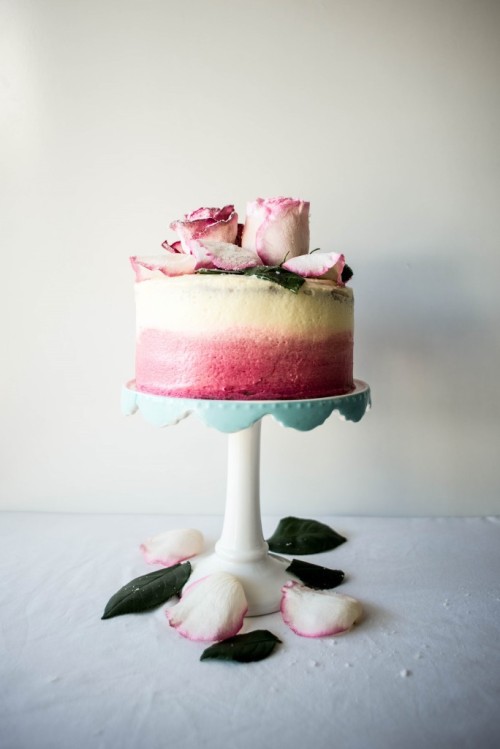 sweetoothgirl - Crystallized White Rose Cake