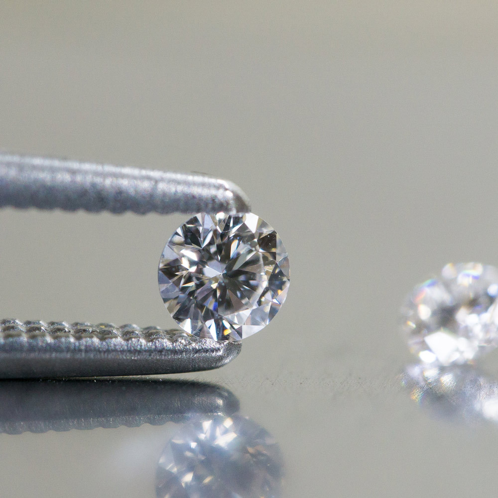 ダイヤモンド　クローズアップ　婚約指輪の素材　オーダーメイドのエンゲージリング