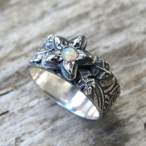sosuperawesome - Rings by ANKIU on EtsySee our ‘rings’ tag