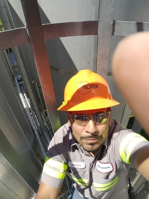 25ft from the ground. Decided to take a selfie