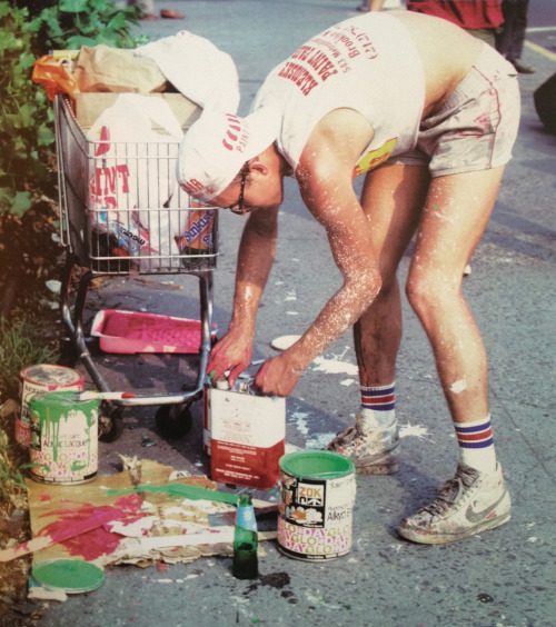 twixnmix:Keith Haring painting a mural on Houston Street and...