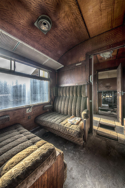 hotrodzandpinups - boredpanda - Abandoned Orient Express Train...