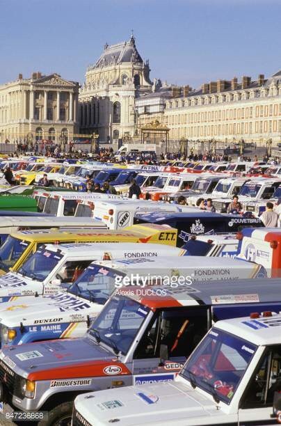 ‪Navidad’87 🎄 Ayer se celebró en Versalles (París) 🇫🇷 la etapa prólogo de la X edición del París Dakar. 4,5 Km en circuito embarrado: coches 1° Lartigue (Mitsubishi) motos 1° Huynen (Suzuki)‬