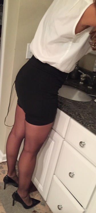 sexyhotwife4me:Getting ready for a hot evening out with my...