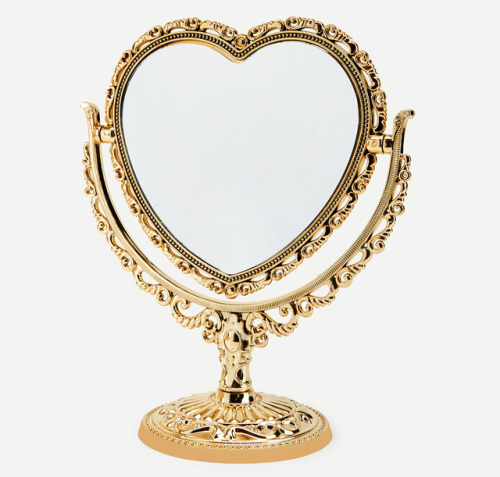 coquettefashion:Heart Shaped Vintage Gold Mirror