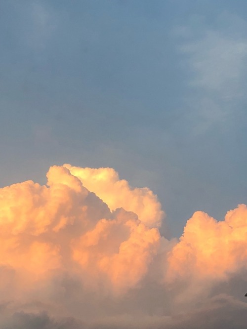 artbabies:Holy SHIT the clouds the other day were breathtaking
