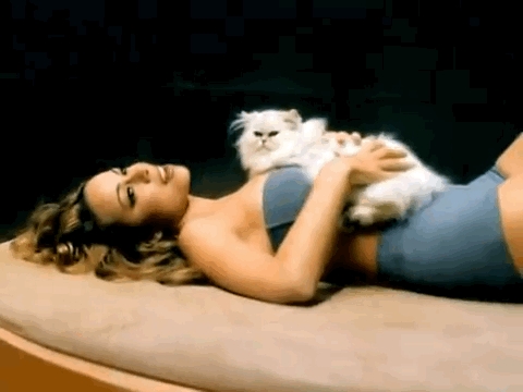 chaliceofmalice:Mariah having a feline #moment