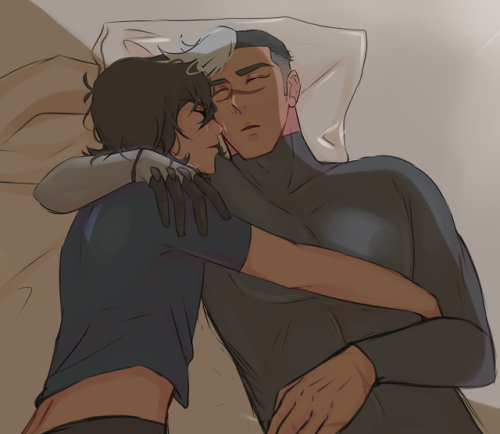 applepiedawn - Psst~~~Keith and Shiro likes to cuddle, pass...