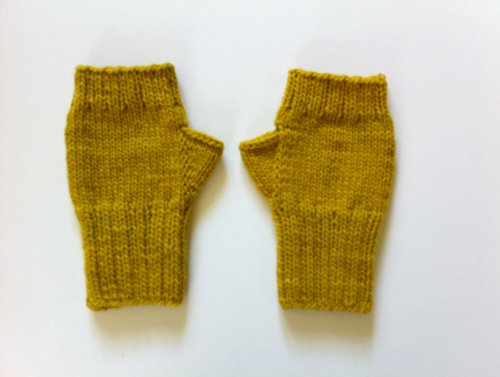 Knitted fingerless gloves by BeachHouseWool on Etsy. Great color...