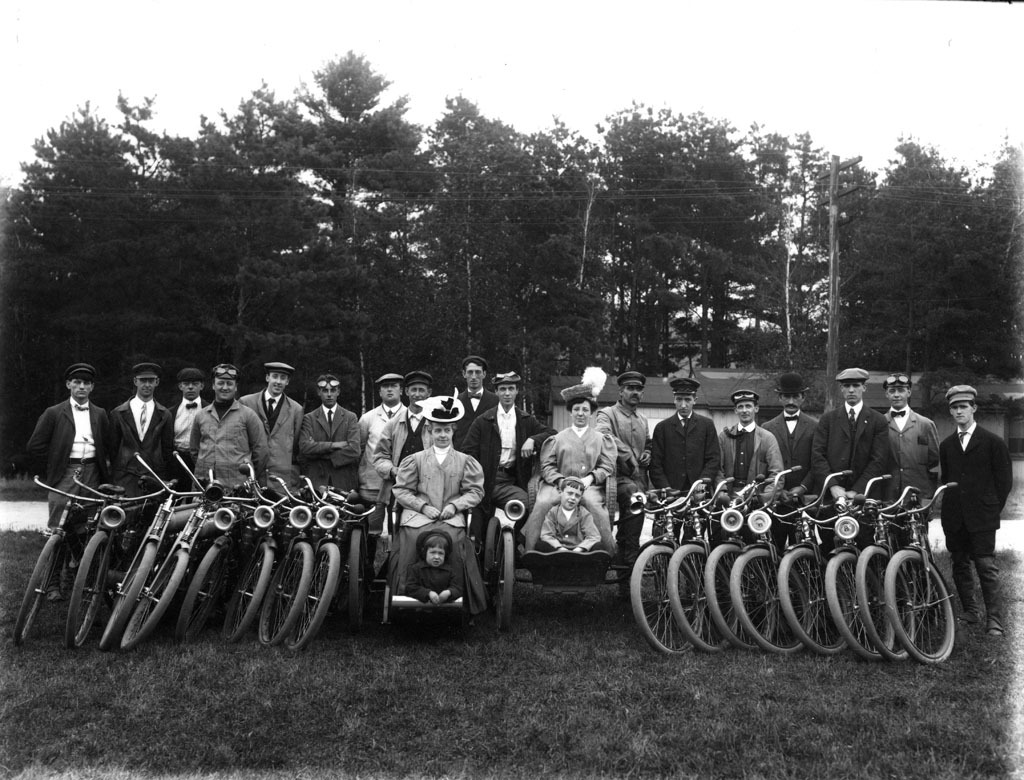 The gathering
Keene, New Hampshire
1900-1920
Source: Keene Public Library and the Historical Society of Cheshire County