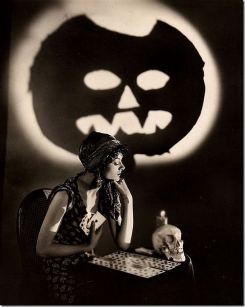 vintage-halloween - Classic Hollywood actress Myrna Loy, ca. 1930s