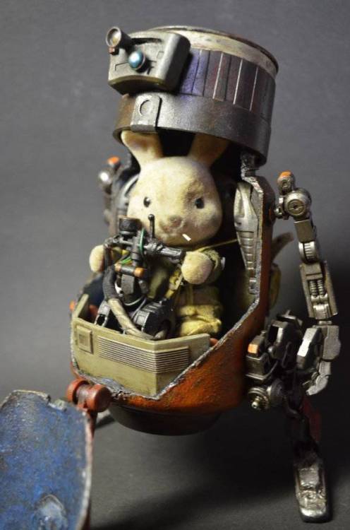 theinturnetexplorer - Dude turns little bunny toy into a battle...