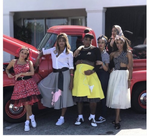frontpagewoman - Serena’s 1950’s themed baby shower