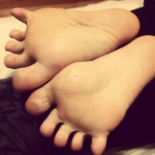Got a thing for her cute toes? Show it with a LIKE!
